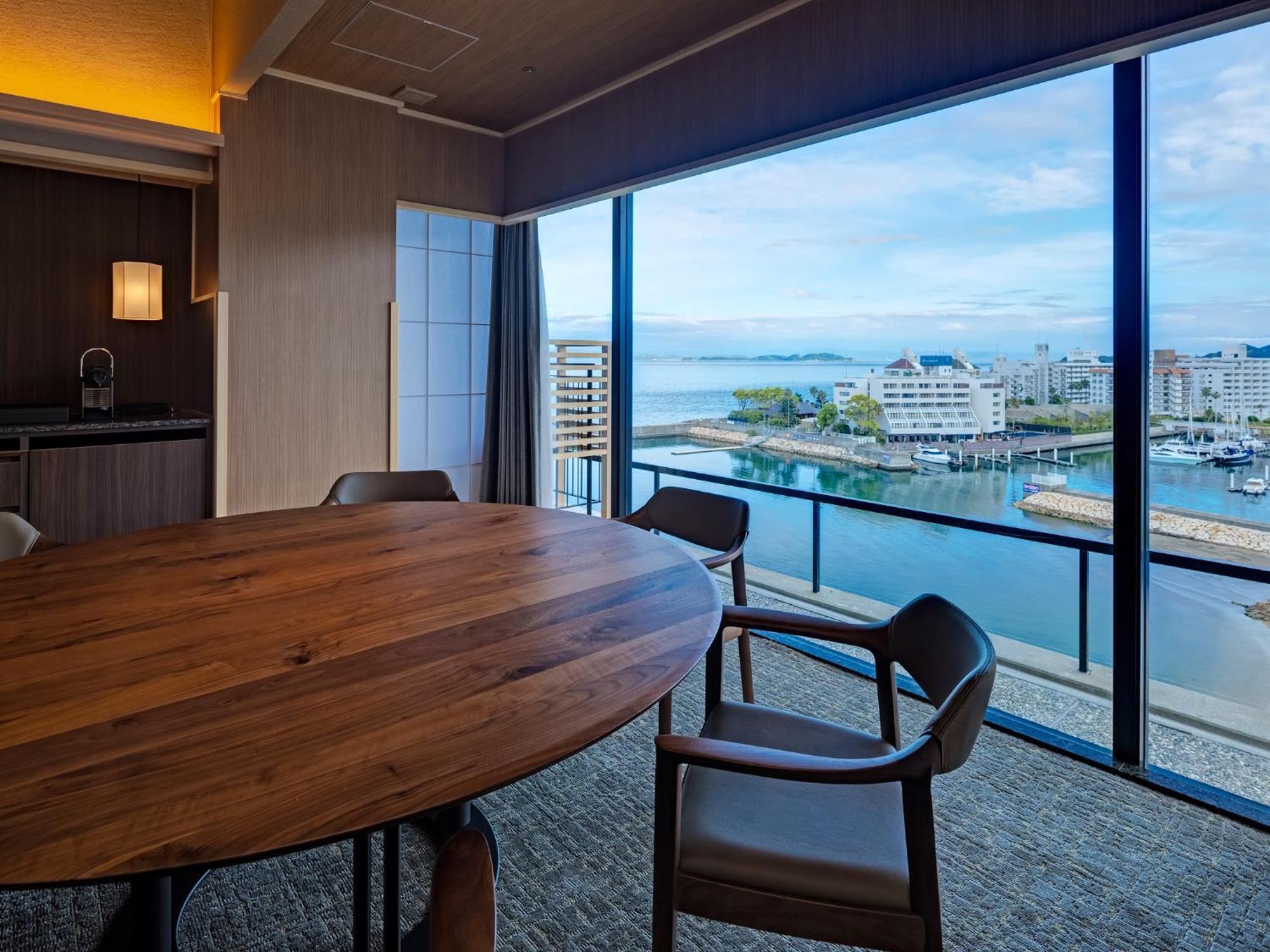 Awaji Yumesenkei Hotel Sumoto Phòng bức ảnh